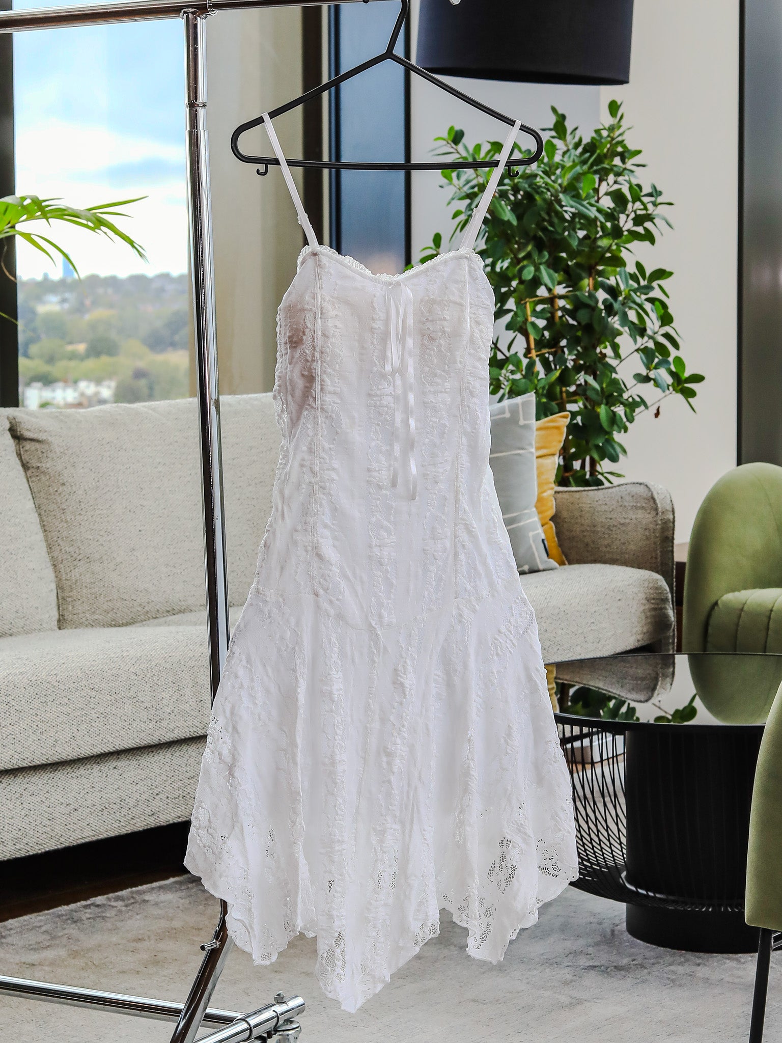 White Lace Ruffle Hem Mini Dress – Avinci AVR0003 | £16 | Morocco-Made