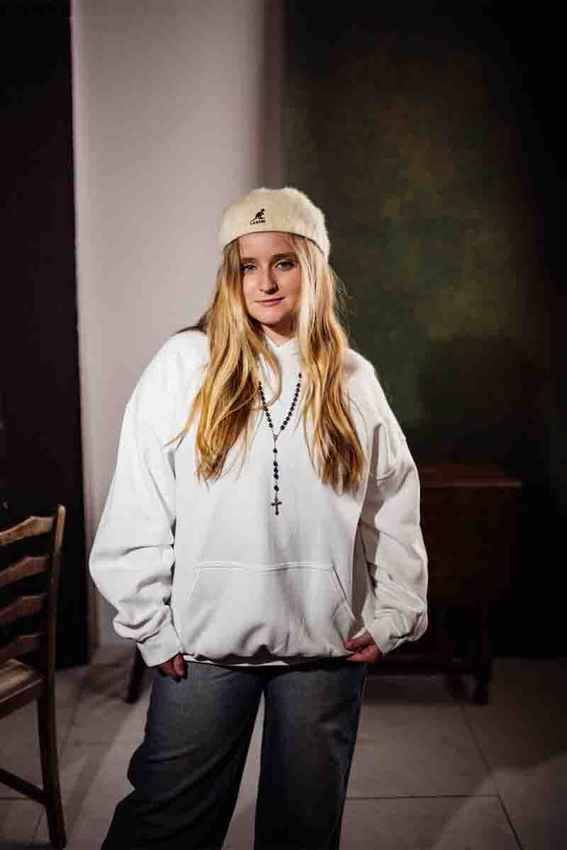 White Heavy Blend Oversized Hoodie – XL